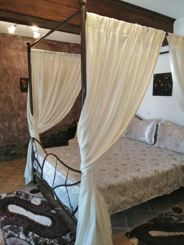 Guesthouse Athanasiou Като-Лутракі Екстер'єр фото