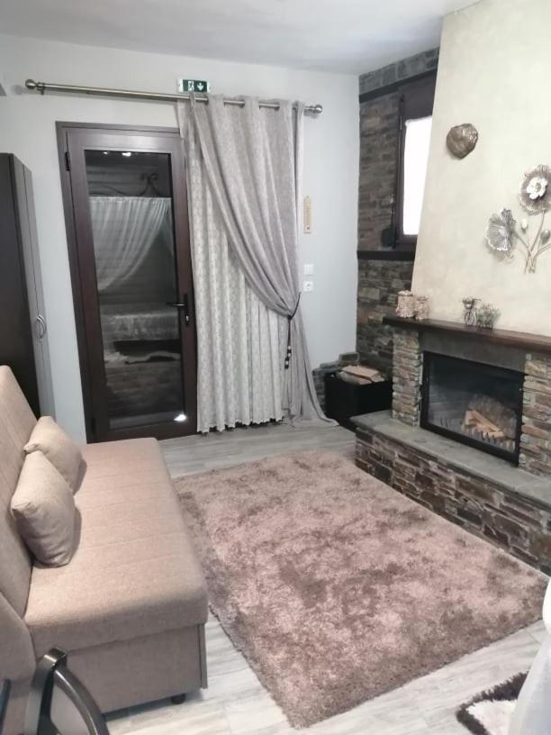 Guesthouse Athanasiou Като-Лутракі Екстер'єр фото