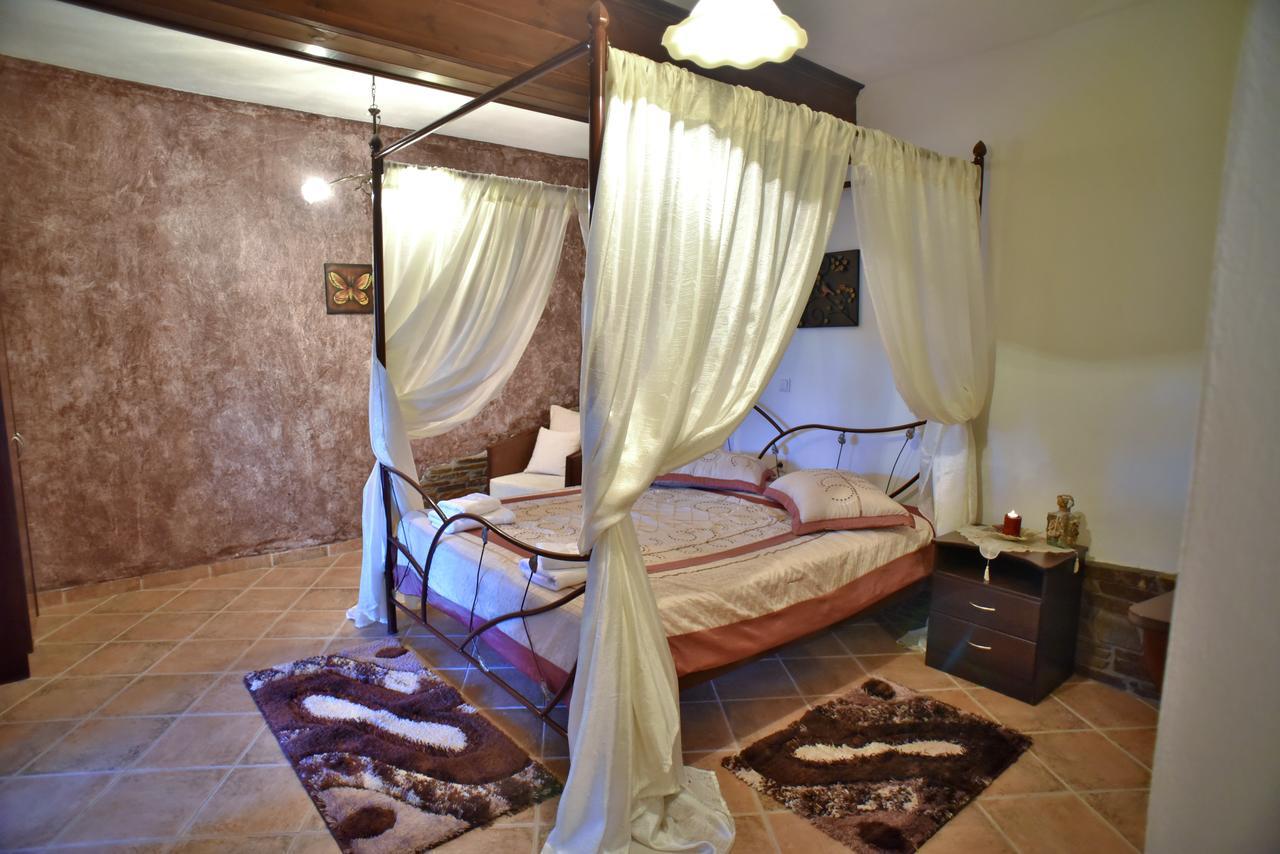 Guesthouse Athanasiou Като-Лутракі Екстер'єр фото